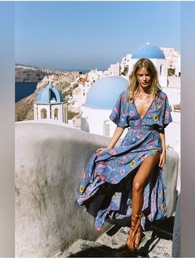 Rare Spell Lovebird Half Moon
Gown Deep Sky Sz sm